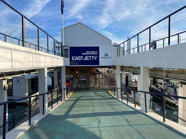 Seascape - Floating Home At Brighton Marina With Free Parking Extérieur photo